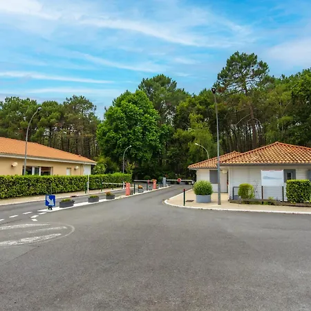 B Village * Gujan-Mestras